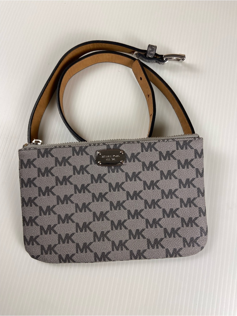 Michael Kors Jet Set Signature MK Logo Gray Belt Bag Waist Pack Sling - Picture 8 of 8